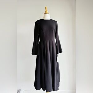 NWT MIKAEL AGHAL Classic Bell Sleeve Dress Size 4